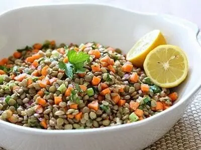 طرز تهیه سالاد عدس؛ یک پیش غذای مقوی