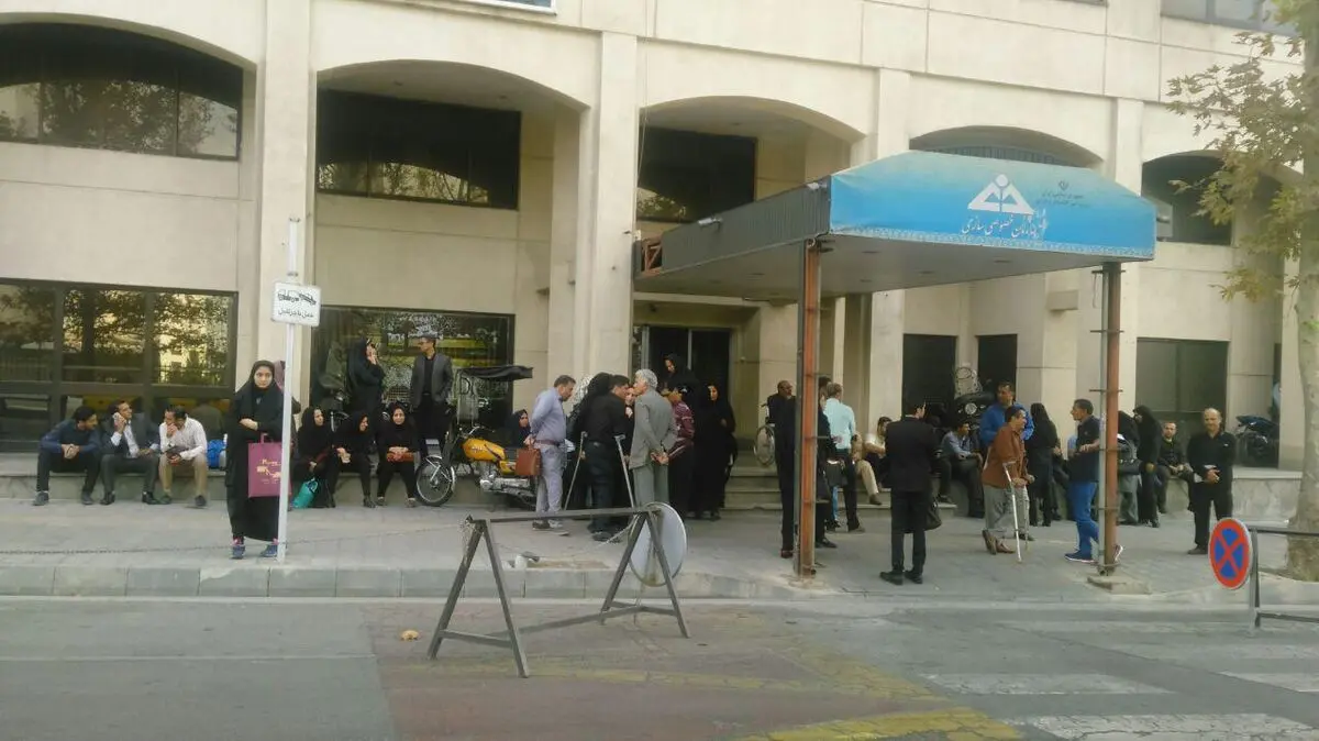 کارکنان تعاونی‌های سهام عدالت برای چندمین بار مقابل سازمان خصوصی‌سازی تجمع کردند 