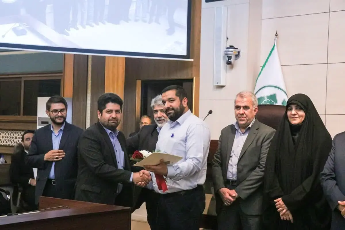 تقدیر مدیریت شهری از روابط عمومی شهرداری و شورای شهر شیراز 