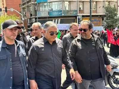 حضور وزیر نفت به همراه معاونانش در مراسم تشییع رهبر شهید انقلاب