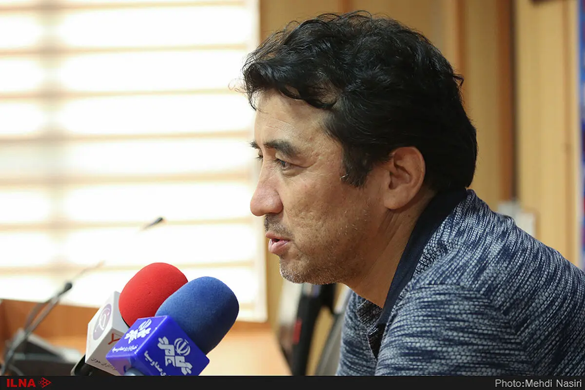 عزیزی: مهاجم دلخواهمان را نداریم / تماشاگران درک نمی‌‎کنند که بدنسازی نداشتیم