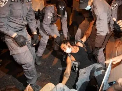 Thousands demand Netanyahu quit over coronavirus, corruption
