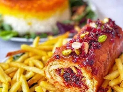 طرز تهیه زرشک پلوی لذیذ با رول مرغ شکم پر 
