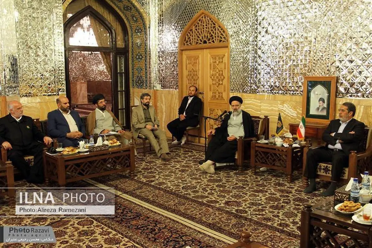 شرایط کار مستندسازان در حرم امام رضا (ع) سخت است