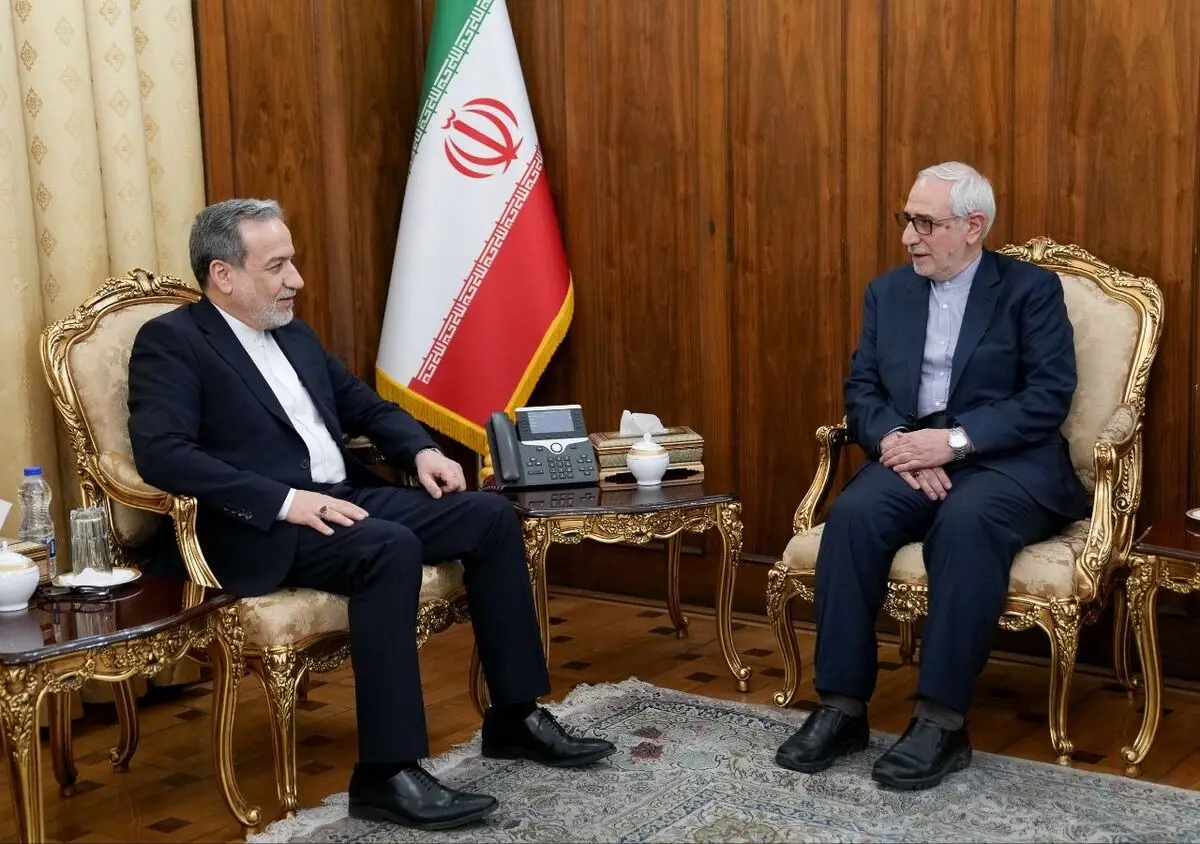 دیدار سفیر جدید ایران در رومانی با وزیر امور خارجه