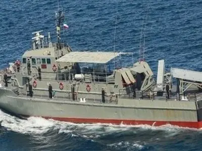 شهداء وجرحى فی تعرض فرقاطة إیرانیة لنیران صدیقة 
