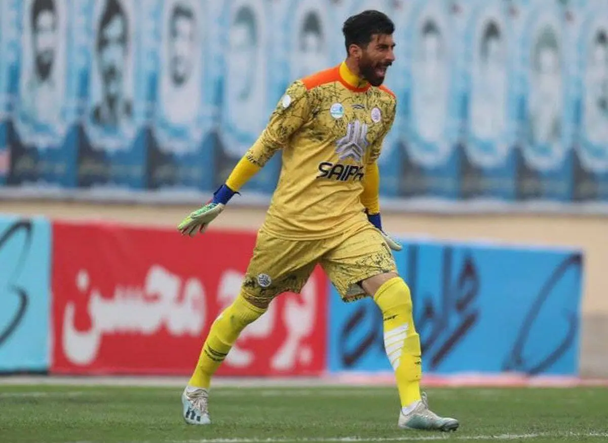 ملکی: اگر داور همان اول کارت قرمز نشان می‌داد آن حواشی ایجاد نمی‌شد/ از حرکت عجیب بازیکن ذوب آهن خیلی تعجب کردم/ برگ برنده ما مقابل استقلال فراز کمالوند است