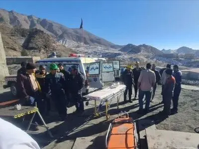 6 مصدوم در حادثه ریزش معدن سنگ‌آهن کوشک در بافق یزد