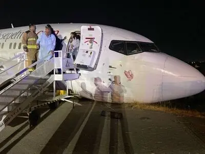 خروج هواپیمای پرواز تهران به مشهد از باند فرودگاه شهید هاشمی‌نژاد 