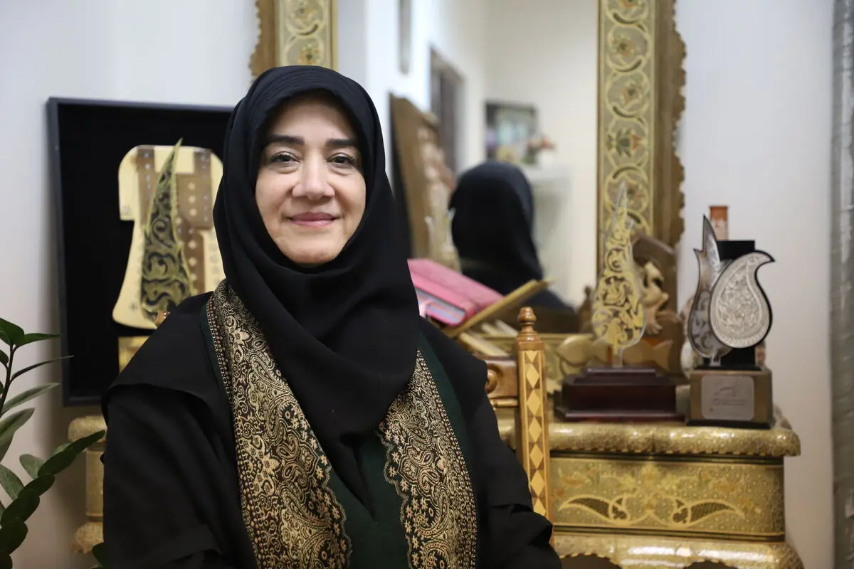 با این دیدگاه مواجهیم که صنایع‌دستی ایران بدبخت و نابود شده است