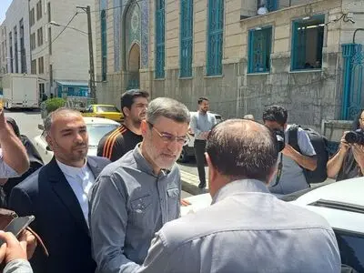 نامزد انصرافی مرحله اول انتخابات در حسینیه ارشاد رای داد