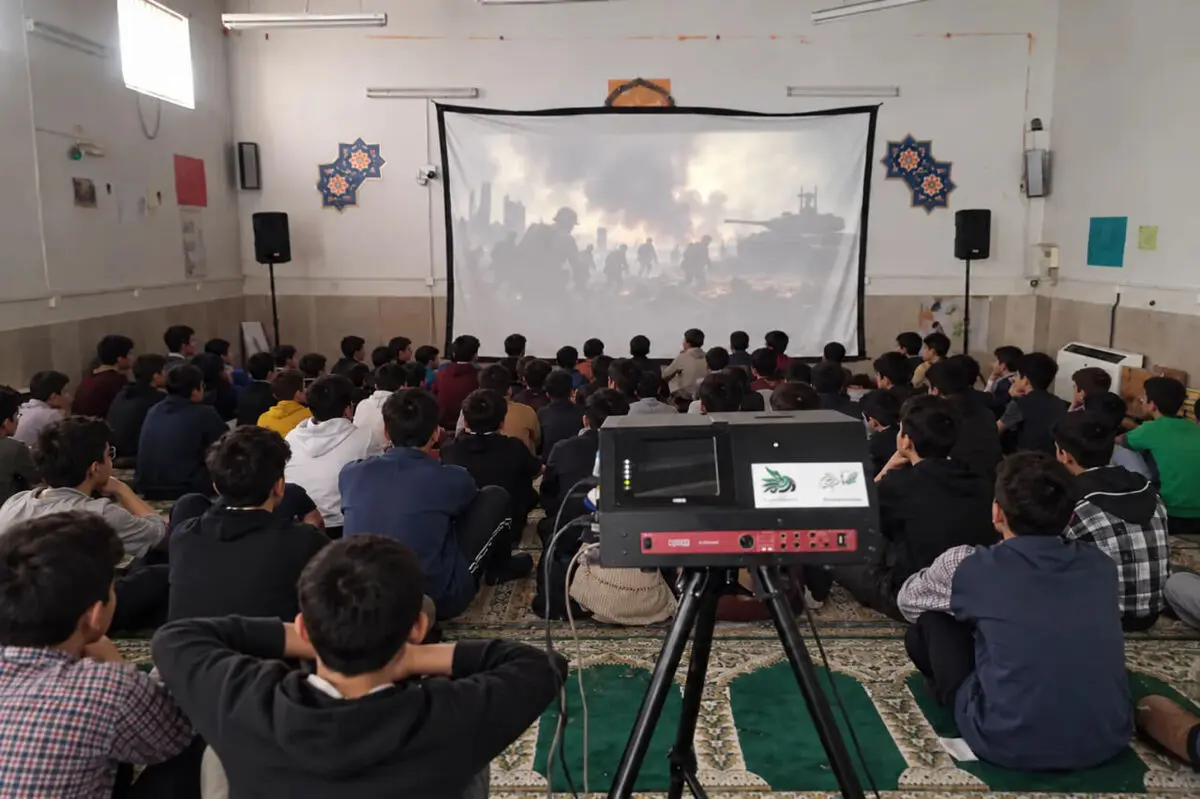 «جانشین» در مسیر عدالت فرهنگی؛ از ۸۳۰ اکران سیار تا حضور ۷۰ هزار مخاطب