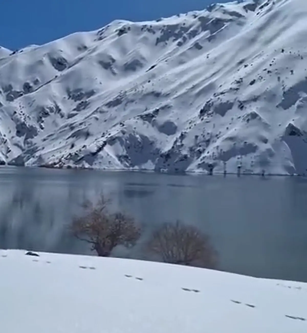 نمایی زمستانی از دریاچۀ گهر لرستان + فیلم