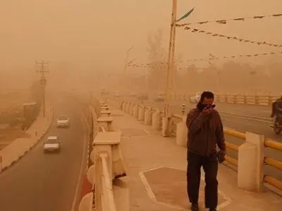 ۱۰۰ نفر بر اثر گرد و غبار بستری شدند/ مراجعه بیش از ۸۰۰ نفر به اورژانس 