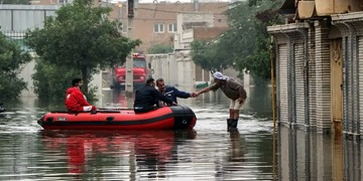 نجات 39 نفر از آب‌گرفتگی در الموت غربی