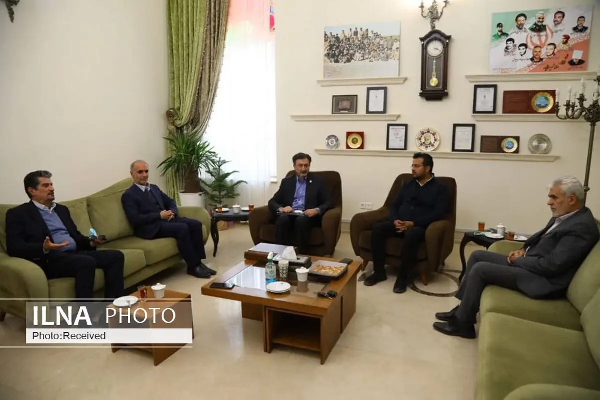 شهرداری و اتاق بازرگانی، دو بازوی قوی عمرانی وآبادانی شهر هستند