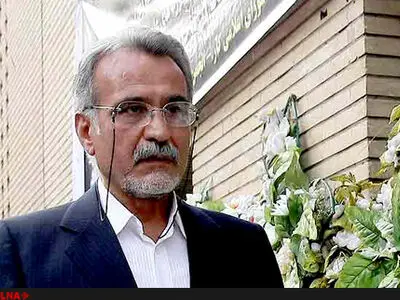 تند حرف زدن و سخنان پوپولیستی گره‌ای را باز نمی‌کند/تغییر ۴ وزیر اتفاق خاصی را در کشور رقم نمی‌زند/ نباید دیپلماسی را نفی مطلق کرد