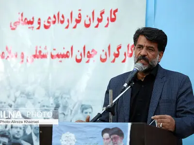 از سال آینده کارگرِ قراداد موقت با بیش از ۴ سال سابقه‌ی کار نباید داشته باشیم/ دولت، سقف قرادادهای موقت را به ادارات کار ابلاغ کند