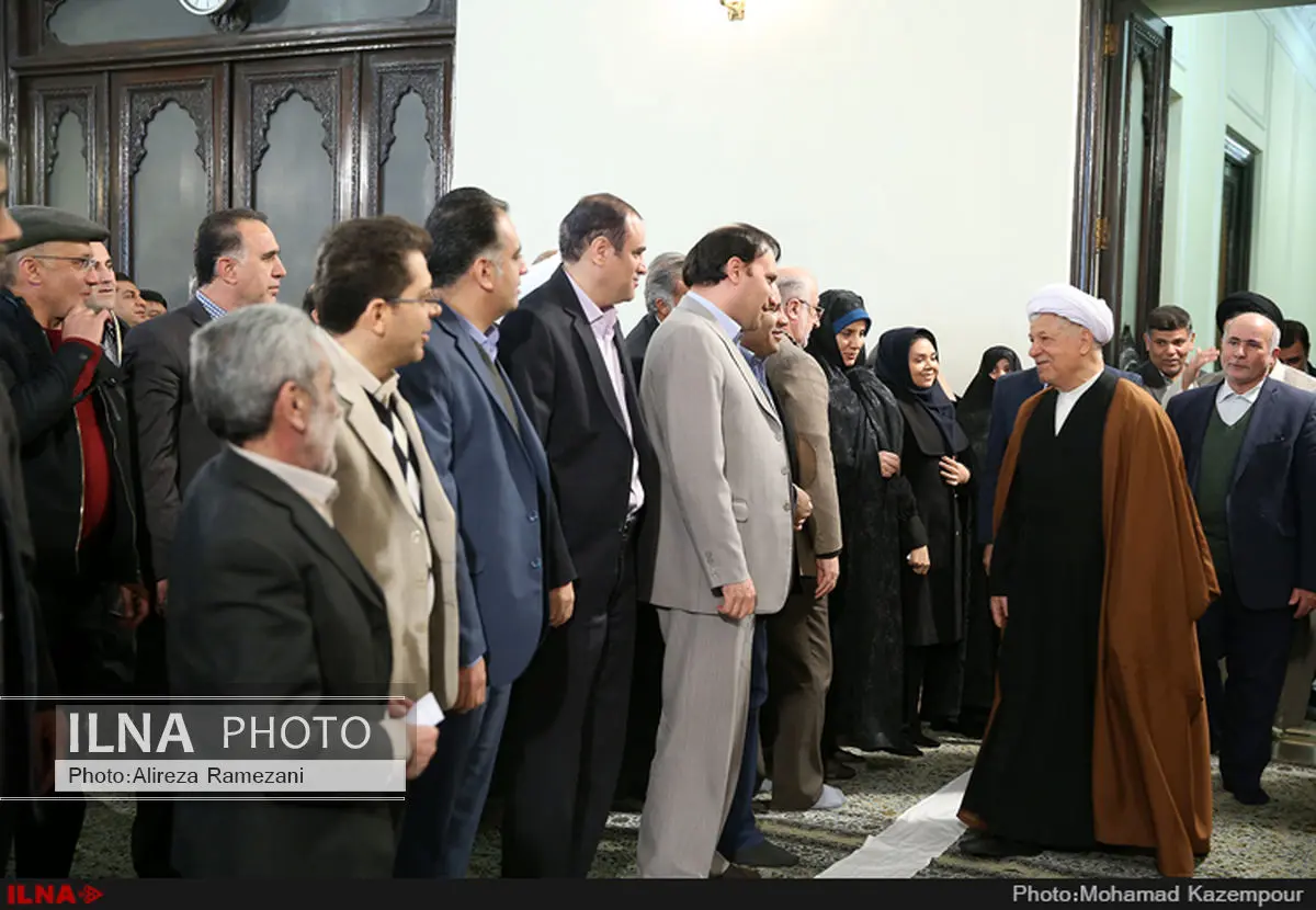 دامن زدن به کارهای افراطی در اداره جامعه، مصداق روشن ظلم است