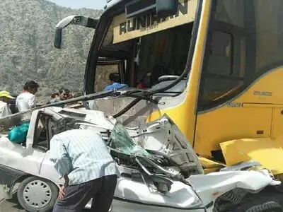 2 کشته در پی برخورد پراید و اتوبوس در خمین