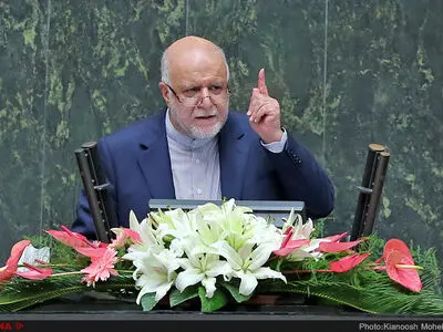 گزارش زنگنه از عملکرد وزارت نفت و گازرسانی به نقاط روستایی در جلسه غیرعلنی مجلس