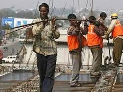 سختگیری‌های غیرعرفی برای کارگران و تبعیض برای مهاجران