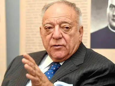 داستان‌های ادامه‌دار پیرمرد پرحاشیه!