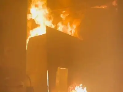 مهار همزمان ۲ آتش سوزی صبح امروز در رشت