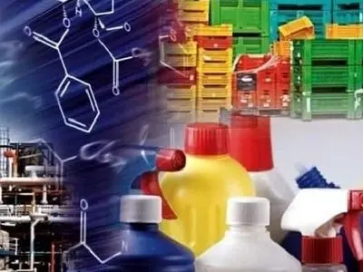 پیگیری تأمین محصولات پتروشیمی برای واحدهای تولیدی و صنعتی استان مرکزی  