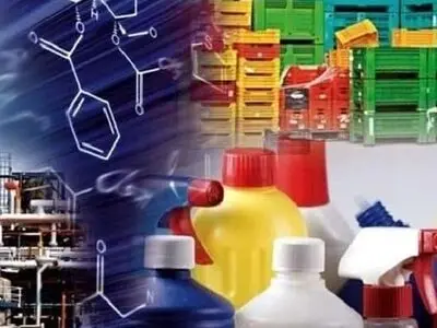 پیگیری تأمین محصولات پتروشیمی برای واحدهای تولیدی و صنعتی استان مرکزی  