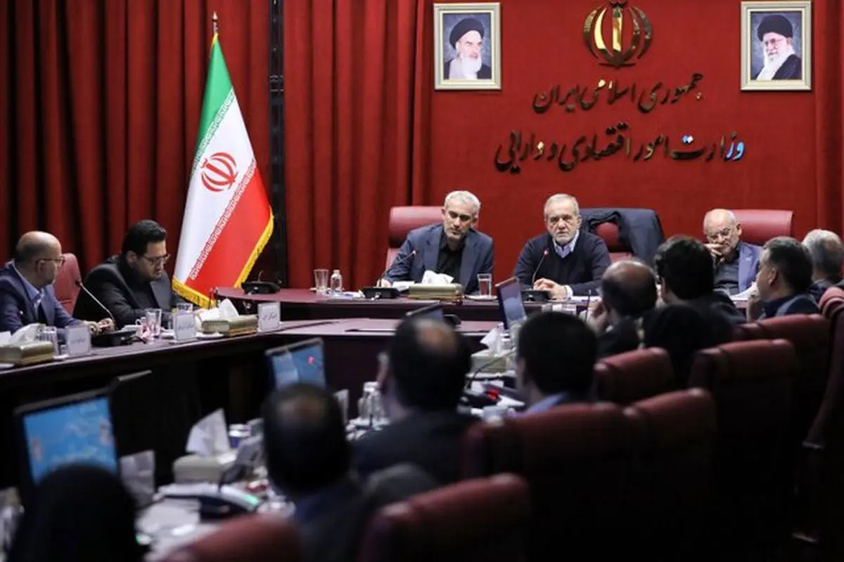 پیگیری مطالبات اصناف/کنترل بازار و جلوگیری از احتکار/اطلاع‌رسانی دقیق و شفاف