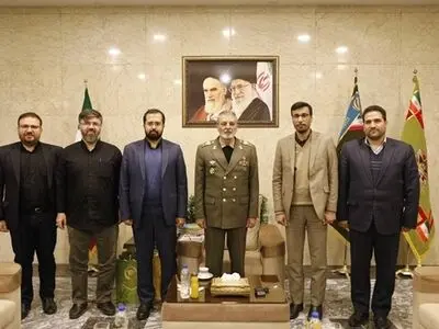 نشست فرمانده ارتش و قائم مقام بنیاد ملی نخبگان برگزار شد