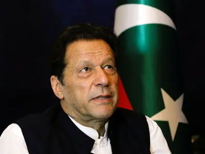 عمران خان به بیمارستان منتقل می‌شود