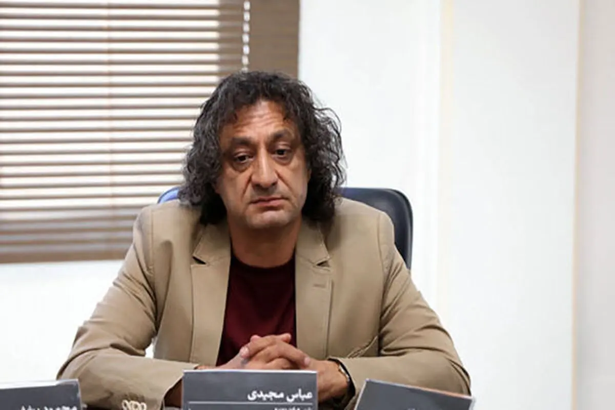 از انجمن مجسمه‌سازان مشورت نمی‌گیرند/ مجسمه‌های جشنواره‌ای را نباید در شهر جانمایی کرد/ «فایبرگلاس» شان آثار شهری را زیر سوال می‌برد/ بینال مجسمه‌سازی تهران‌ ۲۱ آذر آغاز می‌شود
