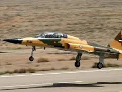 القوة الجویة للجیش تتسلم ثلاث مقاتلات من طراز کوثر