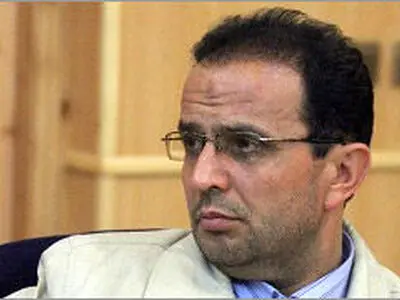 هیچ طیفی نمی‌تواند به تنهایی رییس مجلس را انتخاب کند/ با پدیده «قانون شکنان قانون‌دان» مواجهیم/ امیدوارم مجبور به استیضاح رئیس‌جمهور نشویم