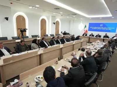 نشست انجمن دفاتر خدمات مسافرتی و گردشگری با وزیر میراث‌فرهنگی برگزار شد/ گردشگری ایران در مسیر نوسازی ساختار و تقویت دیپلماسی سفر