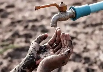 بارگذاری روی منابع آب زیرزمینی ۷۰ درصد بیشتر از استاندارد/ احمدی‌نژاد مجوز ۴۰۰ هزار حلقه چاه غیرمجاز را صادر کرد/ پیش‌بینی شرایط فوق بحرانی آب تا سال ۲۰۴۰