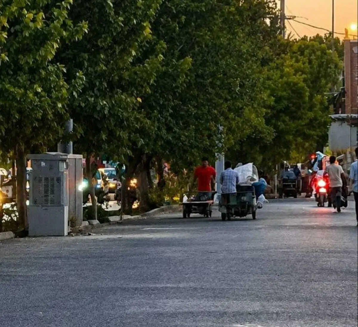 شب‌ها در ترمینال جنوب می‌خوابم/ آوارگی با یک کوله‌پشتی قرمز پُر از نان خشک!