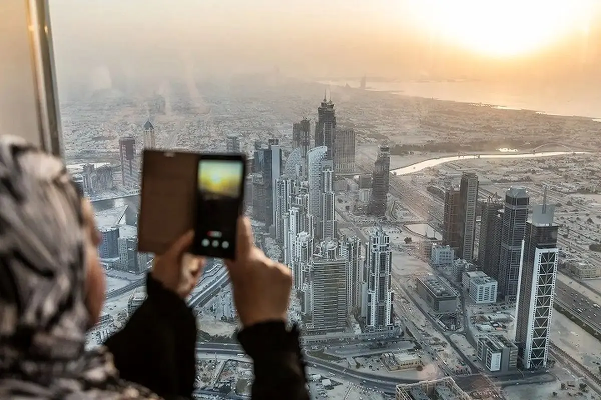 قیمت موبایل و لپ تاپ در دبی