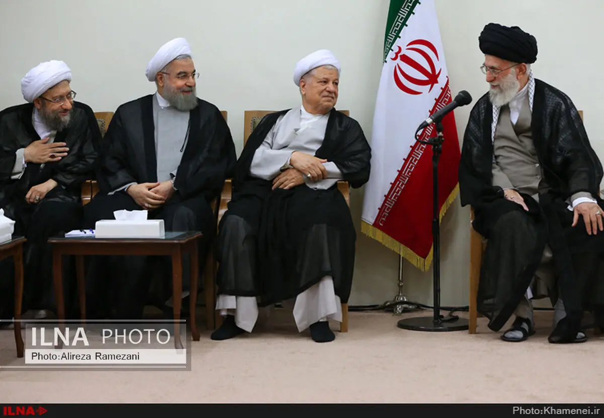 التیام بخشیدن به اختلافات جناحی و دو قطبی‌های مصنوعی از وظایف خبرگان است