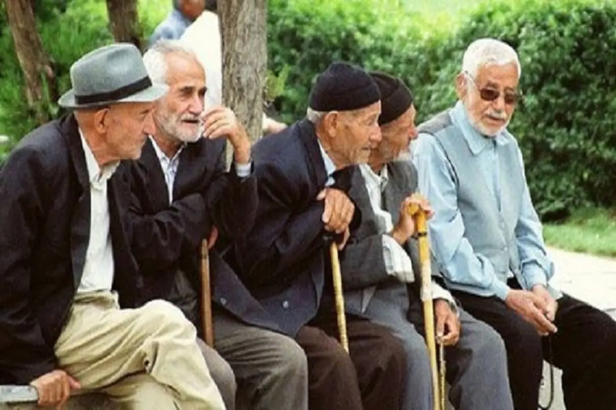 به دنبال جلوگیری از "سالمندآزاری" و "پیری‌ستیزی" هستیم/ اجرای سند ملی سالمندی در سال ۱۴۰۱