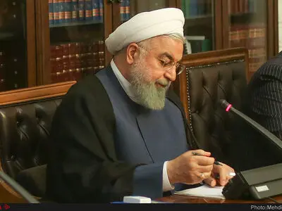 روحانی فرارسیدن روز ملی فدراسیون روسیه را تبریک گفت