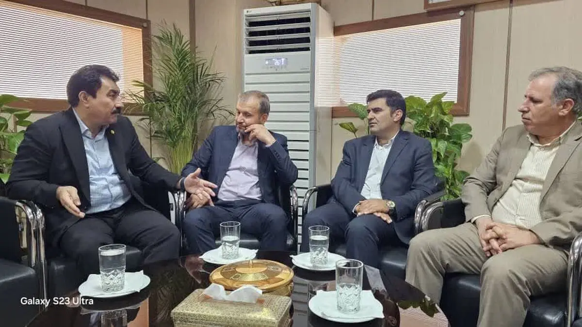 خدمات بانکی در دومین شهر پرجمعیت فارس قابل قبول نیست