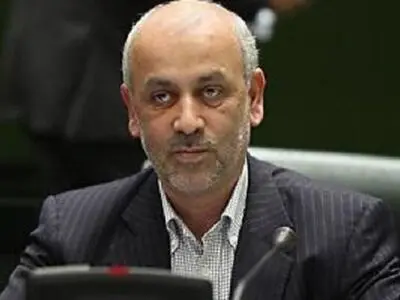 دولت در اجرای قانون واردات خودرو تعلل می‌کند