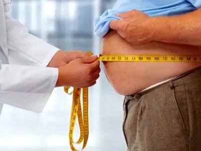 ۴ عادت مخرب که باعث افزایش چربی شکمی می شود