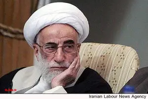 قاب‌هایی دیده نشده از سفر آیت الله جنّتی در اروپا + عکس