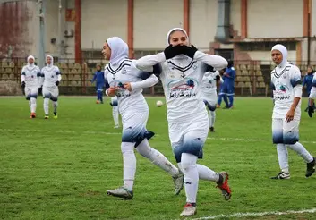 تمامی بانوان فوتبال ایران شیرزن هستند/ صحبت‌های علی دایی باعث شد کاپیتان تیم بانوان شوم/ سبک فوتبال من با علی قلی زاده متفاوت است