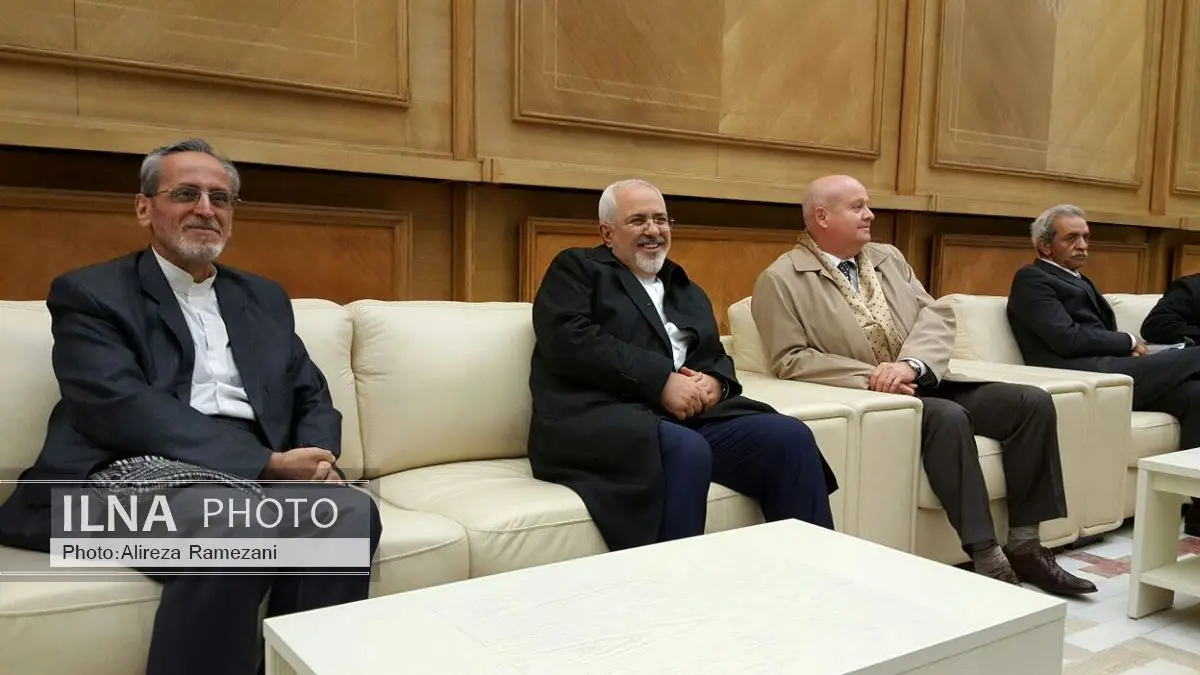 ظریف وارد بخارست شد