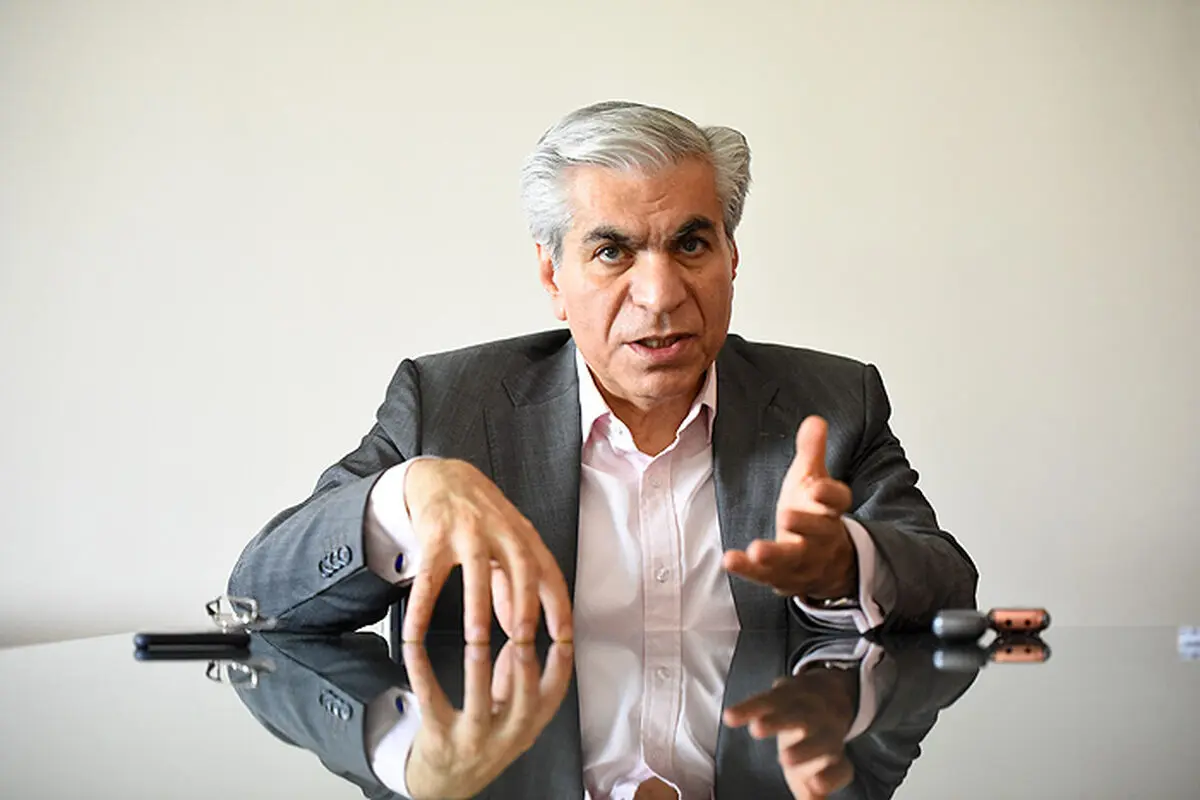 فروش نفت به افراد نه تنها موفق نبود، بلکه توام با فساد بود/ حذف ایران از بازار نفت ادعایی سنگین است